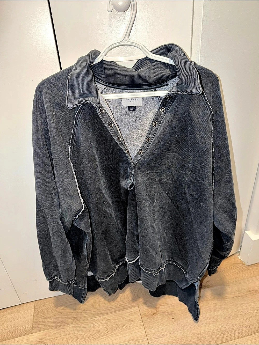 American Eagle pull over